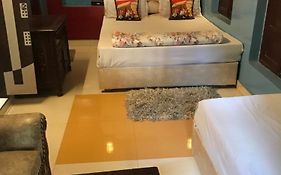 Shiva Guest House